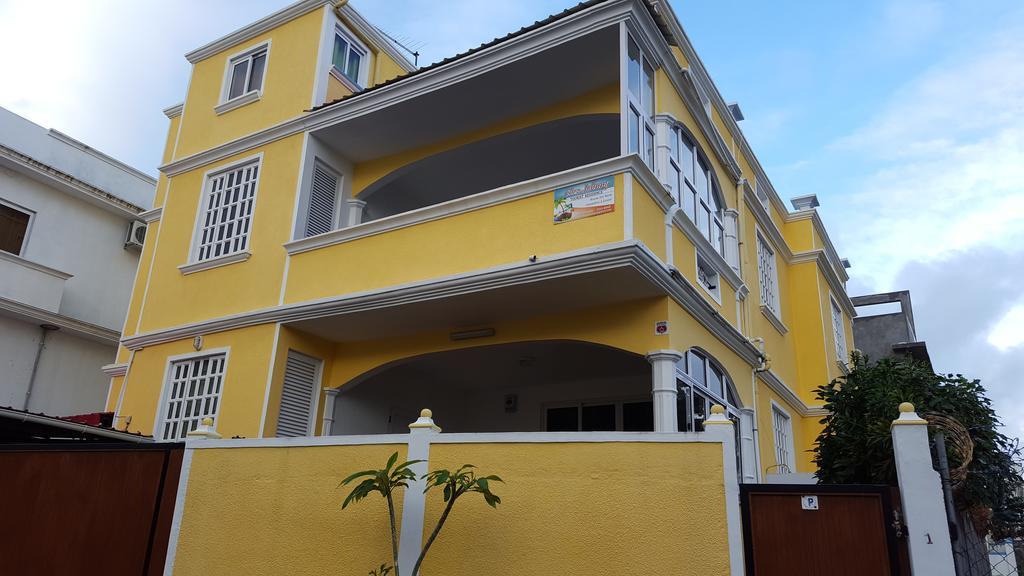 Chez Johnny - Blue Bay Hotel Buitenkant foto