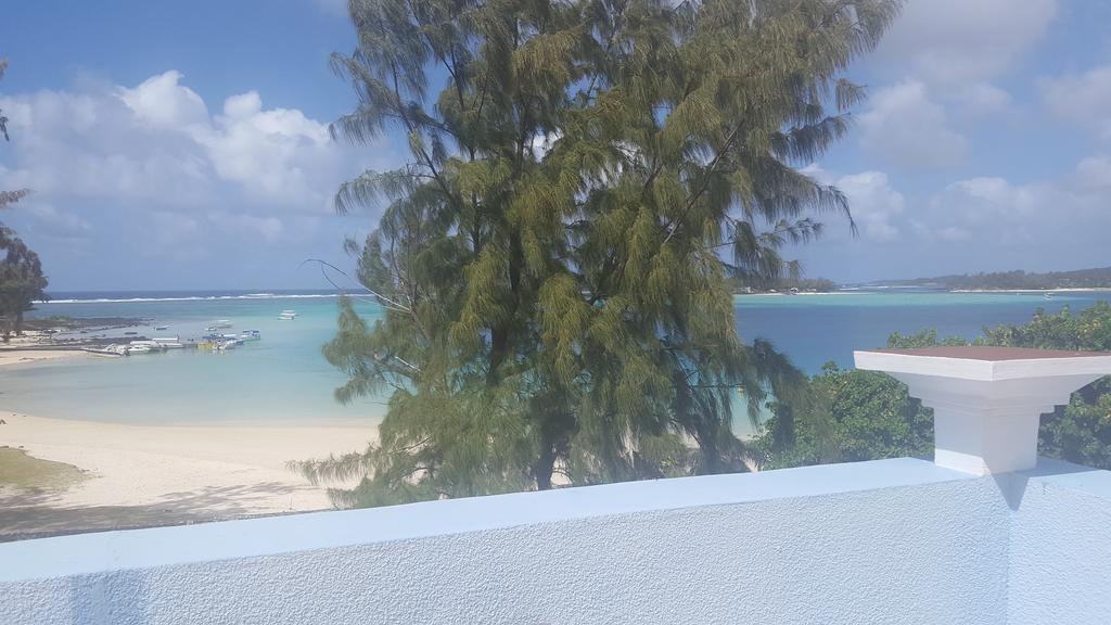 Chez Johnny - Blue Bay Hotel Buitenkant foto