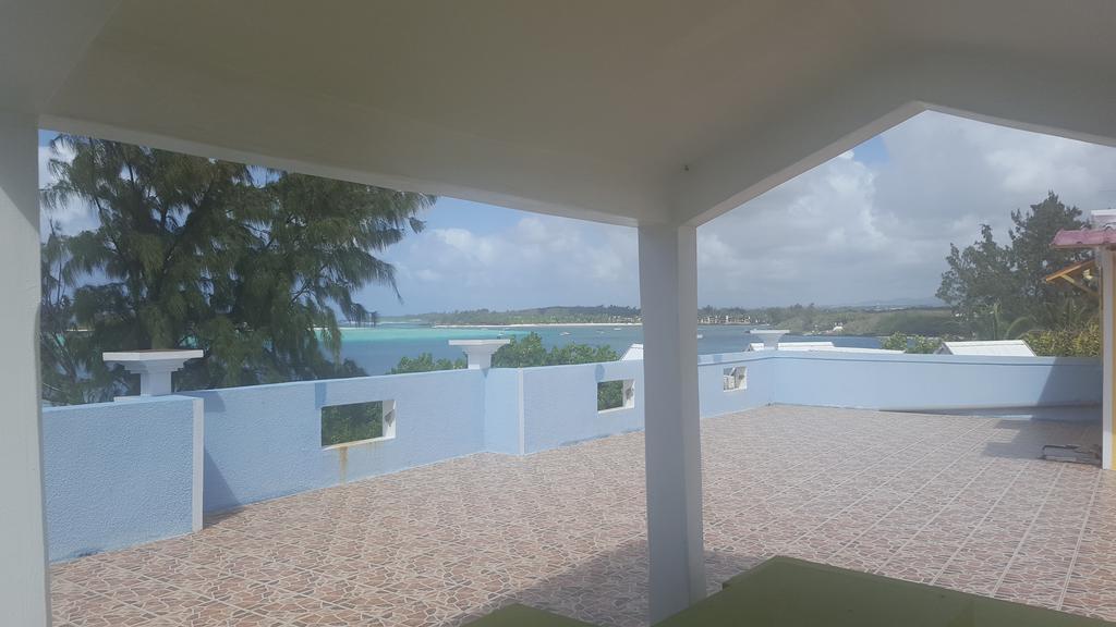 Chez Johnny - Blue Bay Hotel Buitenkant foto