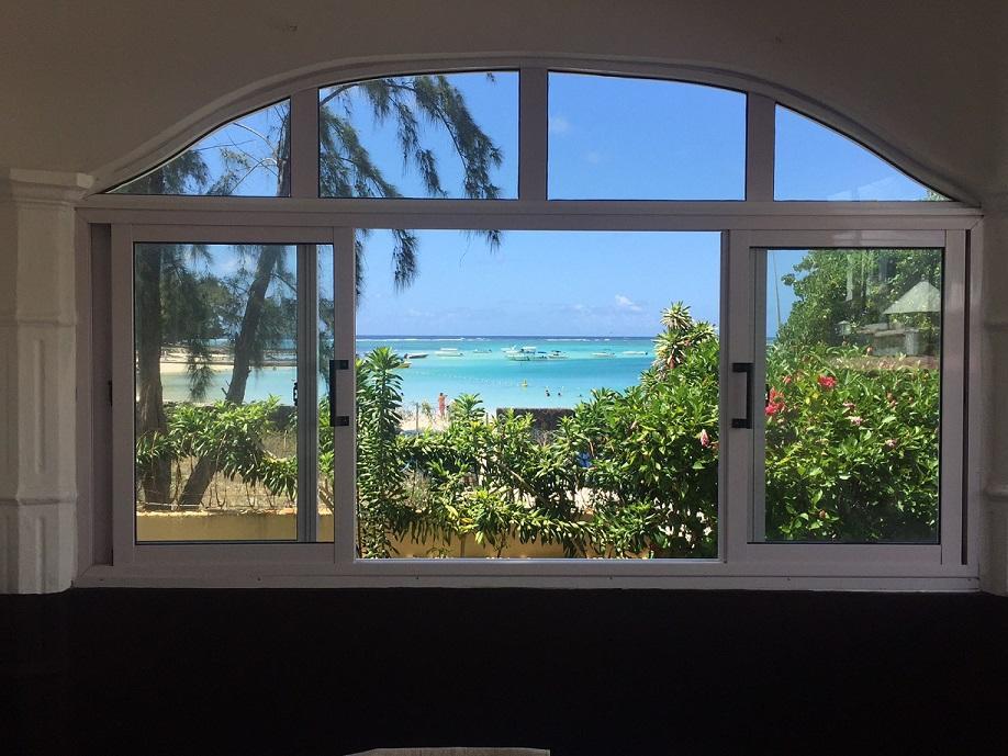 Chez Johnny - Blue Bay Hotel Buitenkant foto